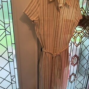 Theory size 10 NWOT Belted Shirt Dress in Beige/